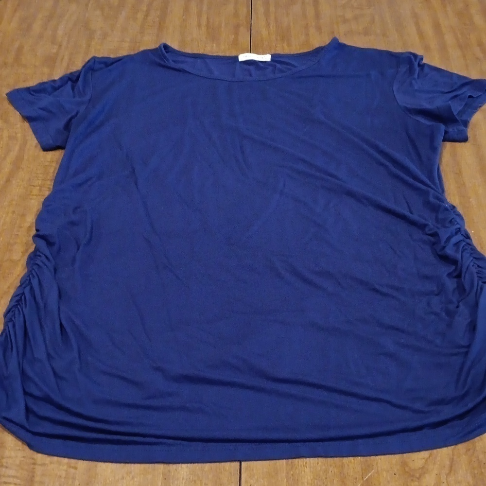 Small Show brand maternity top size xxl
